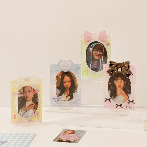 Me2U|Bow - Accented Cute Photocard Display Stand